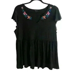 Torrid Size 1X Blouse Textured Embroidered Neckline Mesh Flutter Sleeve Black